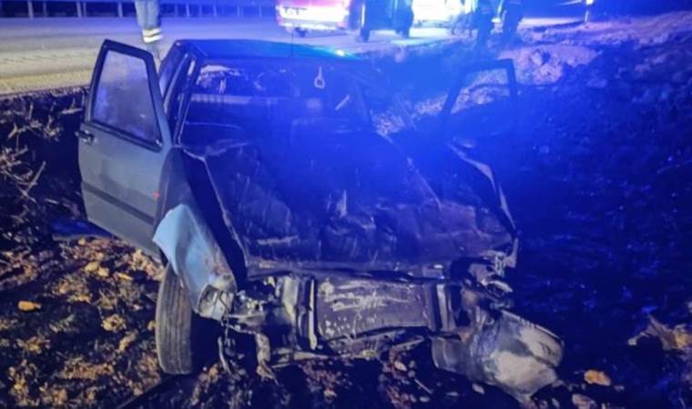 Otomobil şarampole devrildi: Yaralılar var!