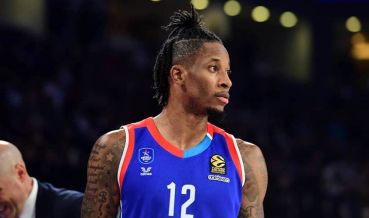 Anadolu Efes'e 2 yıldızından kötü haber!