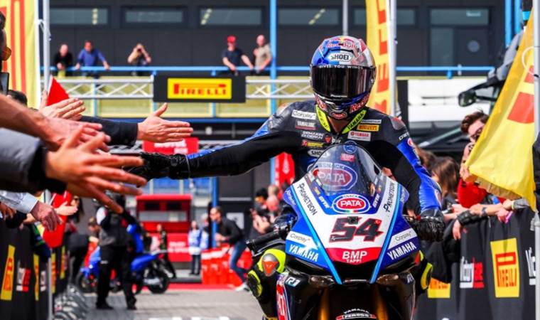 Milli motosikletçi Toprak Razgatlıoğlu yeni takımını değerlendirdi!