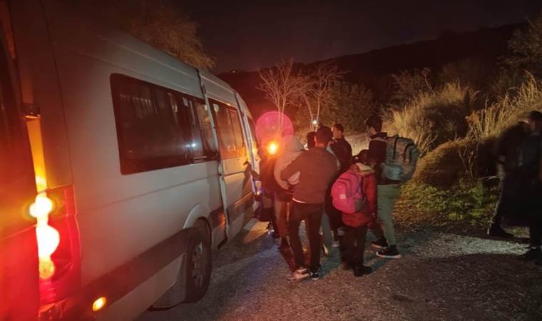 Kaçak göçmenler sahilde yakalandı