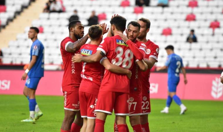 Antalyaspor, Ziraat Türkiye Kupası'nda 6 golle turladı