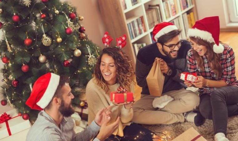 Noel nedir? Noel bayramı ne zaman? Noel hangi ülkelerde kutlanır? Ortodoks ve Katolikler Noel'i neden farklı tarihlerde kutluyor? Türkiye'de Noel nasıl kutlanır?