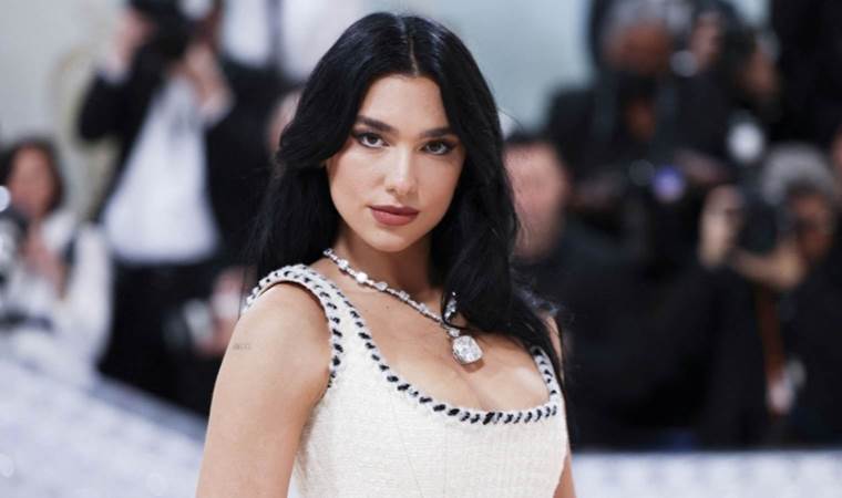 Dua Lipa numarasını paylaştı: 'Bana mesaj at'