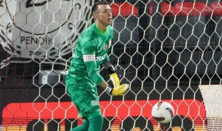 Galatasaray'a Muslera'dan kötü haber!