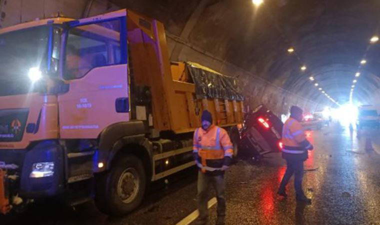 Son Dakika... Bolu Dağı Tüneli'nde zincirleme kaza: İstanbul istikameti trafiğe kapandı