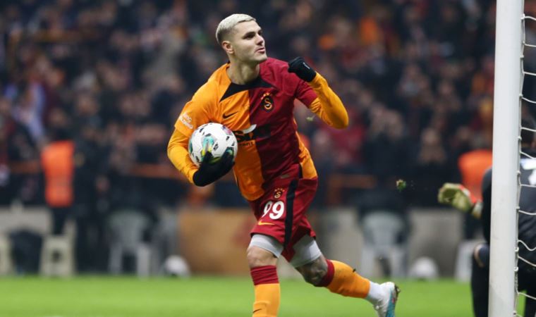 Lider Galatasaray evinde geri dönmesini bildi! Galatasaray 3-2 Ümraniyespor