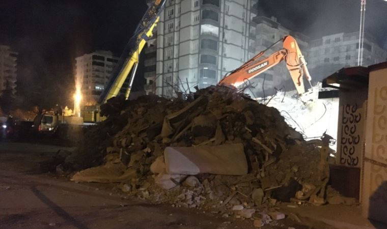 Gaziantep'teki yıkılan binada 'kolon kesildi' iddiası