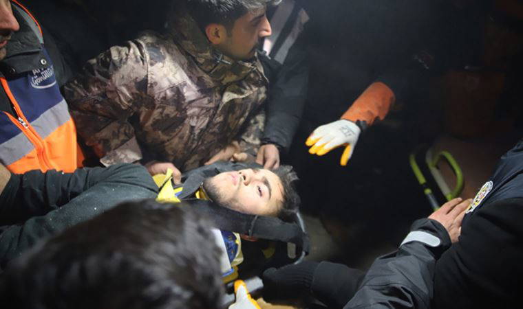 94 saat sonra enkazdan kurtulan Adnan: 'İdrarımı içtim, gelmenizi bekledim'