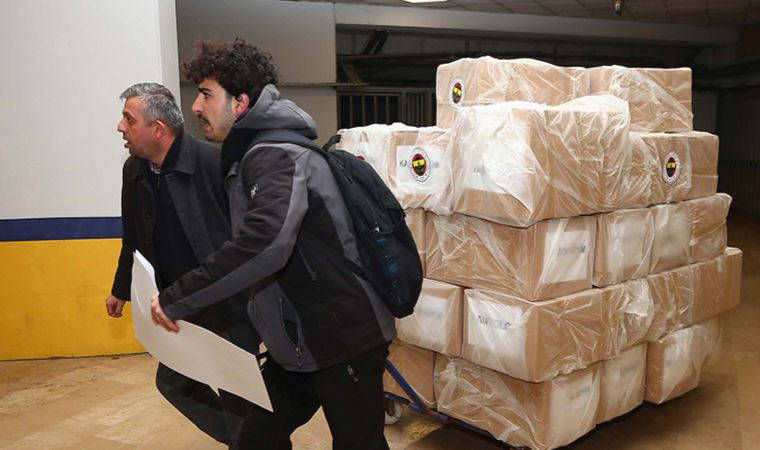 Fenerbahçe'nin yardım tırları afet bölgelerine ulaşmaya devam ediyor