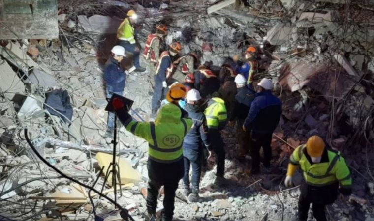 6 aylık hamile Buse 136'ncı saatte enkaz altından kurtarıldı