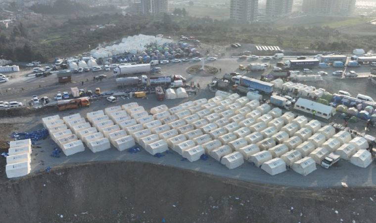 İzmir’den 140 tır, 115 kamyon, 3 uçak ve 2 gemi yardım