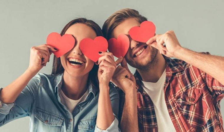 En romantik 14 Şubat Sevgililer Günü mesajları... Sevgililer Günü'nde atılacak mesajlar