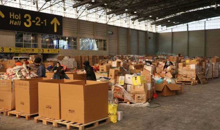 Almanya'da depremzedeler için toplanan yardım malzemeleri kundaklandı