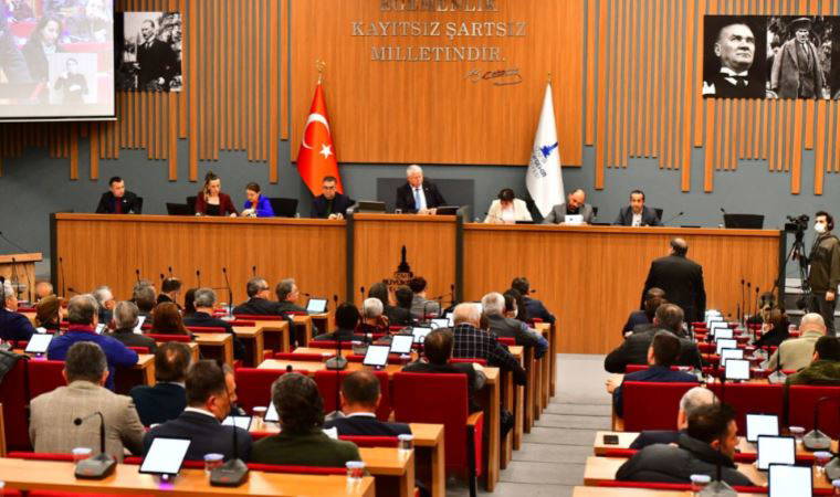 İzmir’den deprem bölgesindeki hayvancılara yem desteği