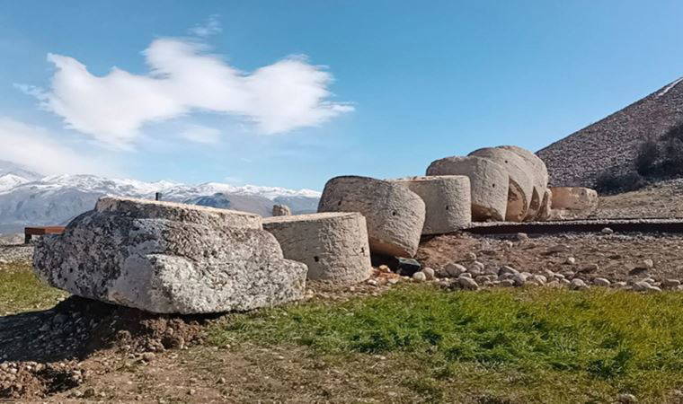 Deprem, tonlarca ağırlıktaki 'tokalaşma' sütunlarını yıktı
