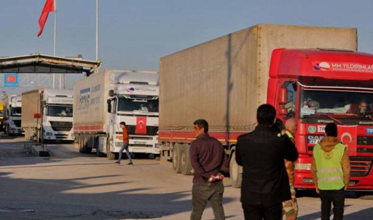 Yeni açılan sınır kapısından ilk BM yardım konvoyu Suriye'ye geçti