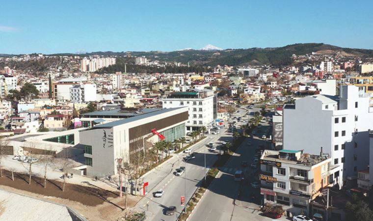 30 bin konutlu Kadirli'de tek bir bina yıkılmadı: İlçeye göç var