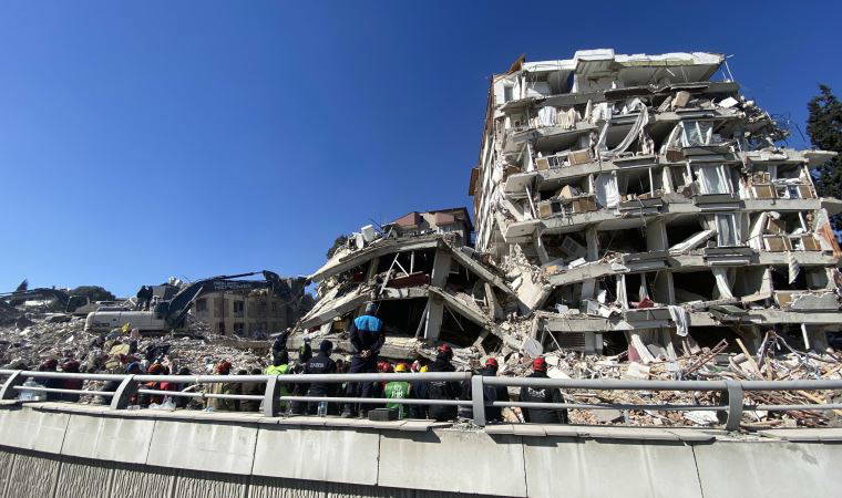 Depremin 12'nci gününde Defne Apartmanı enkazından ses ve ısı alındı