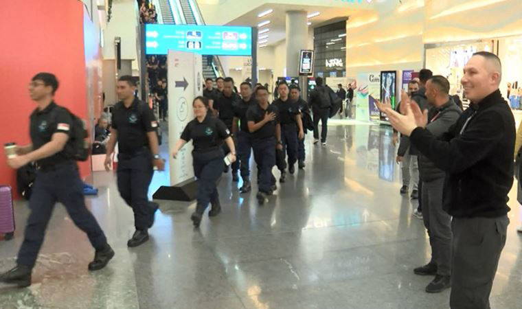 Singapur arama kurtarma ekibi alkışlarla uğurlandı