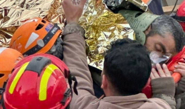 Son Dakika... Depremin 278. saatinde bir kişi daha sağ olarak kurtarıldı!