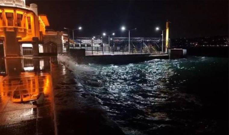 İstanbul'da bazı vapur seferlerine lodos engeli (18 Şubat 2023)