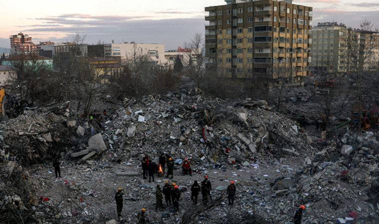 Prof. Dr. Övgün Ahmet Ercan'dan deprem bölgesi için kritik tahmin: 'Yıkıcı 20-25 artçı bekleniyor'