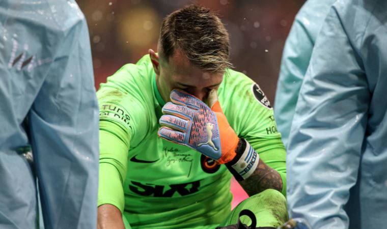Galatasaray'da Muslera için bekleyiş sürüyor