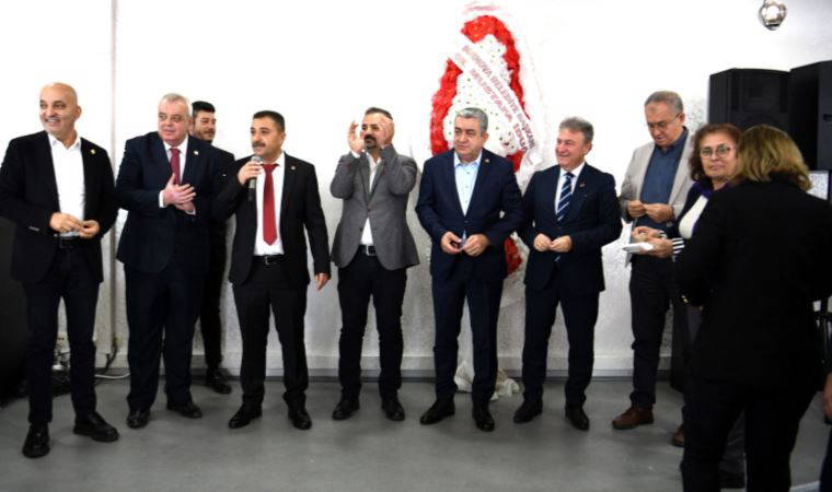Bornova’da 300 AKP’li CHP’ye katıldı