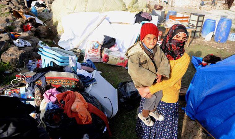 Deprem bölgesinde yaşam mücadelesi veren kadınların sorunlarını uzmanlar anlattı: Felaketin yükü kadının sırtında