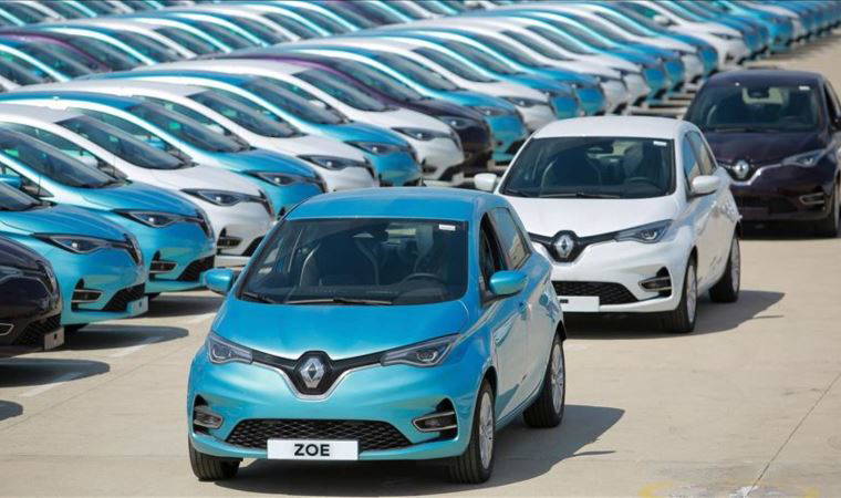 Elektrikli araçlar hız kesmiyor