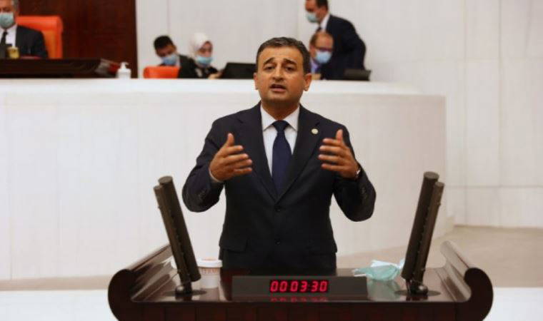 Burhanettin Bulut deprem bölgesindeki izlenimlerini aktardı: 40 bin nüfuslu mahalleye 320 çadır verildi