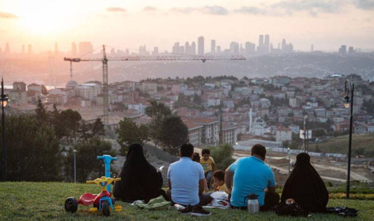 İstanbullular evlerini deprem riskine karşı kontrol ettirmekte zorlanıyor: 'Param olsa bile bile ölümü bekler miyim?'