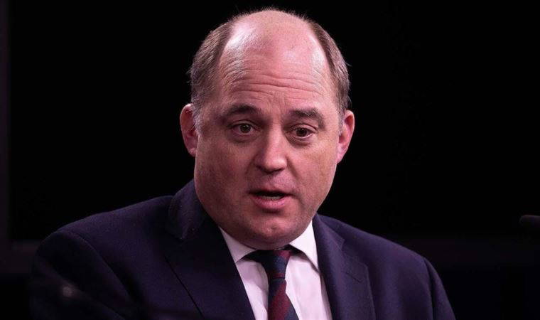 İngiltere Savunma Bakanı Wallace, 2030 yılına kadar ülkesinin savaşa gireceğini söyledi