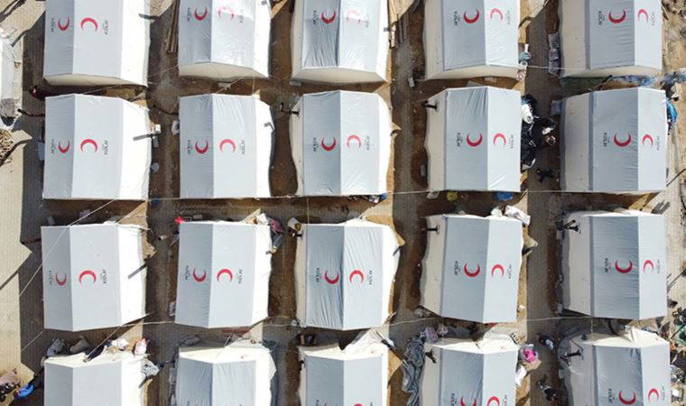 Cumhuriyet'in haberine Kızılay'dan akılalmaz açıklama! Eldeki çadırları satmak yerine siz neden göndermediniz?