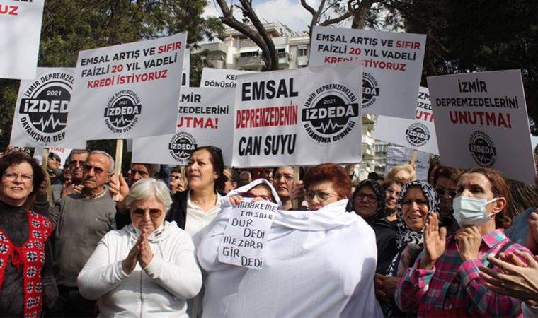 İzmirli depremzedelerden kefenli eylem