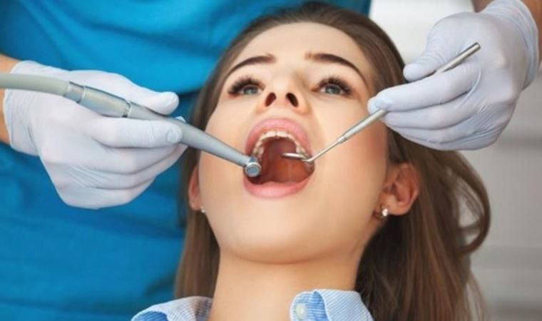 Ağız kokusu diş çürüğü belirtisi olabilir