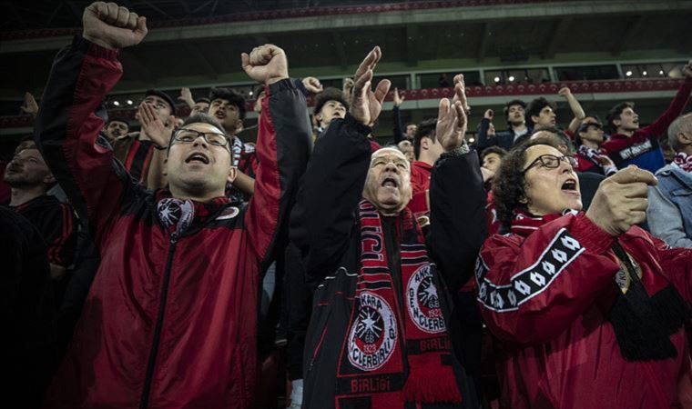 Gençlerbirliği taraftarından MHP Genel Başkanı Bahçeli'ye tepki