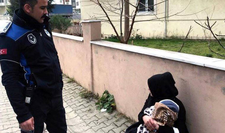 Dilenen kadının kucağındaki kundaktan bebek değil oyuncak ayı çıktı