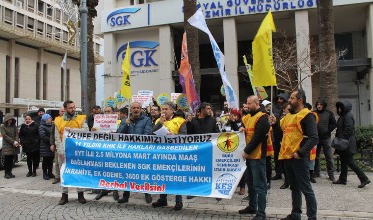 Kamu emekçileri İzmir'de iş bıraktı