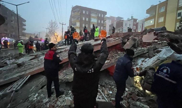 Kahramanmaraş merkezli deprem: Adıyaman'da yıkım büyük...