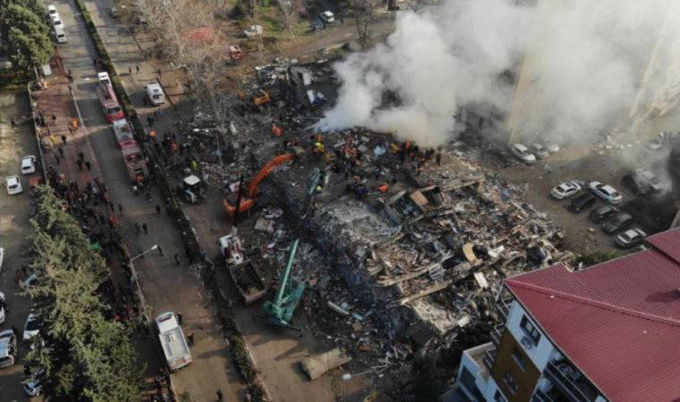 Türkiye Kahramanmaraş'taki depremle uyandı: İşte en karanlık günden kareler...