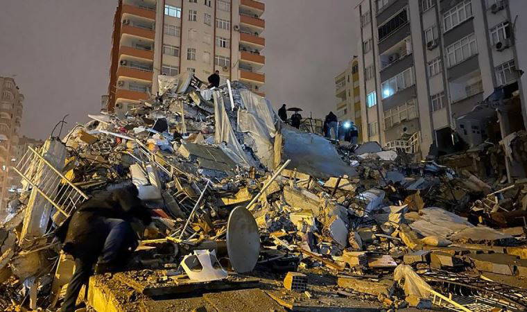 İngiltere, Türkiye'de gerçekleşen deprem nedeniyle teyakkuza geçti