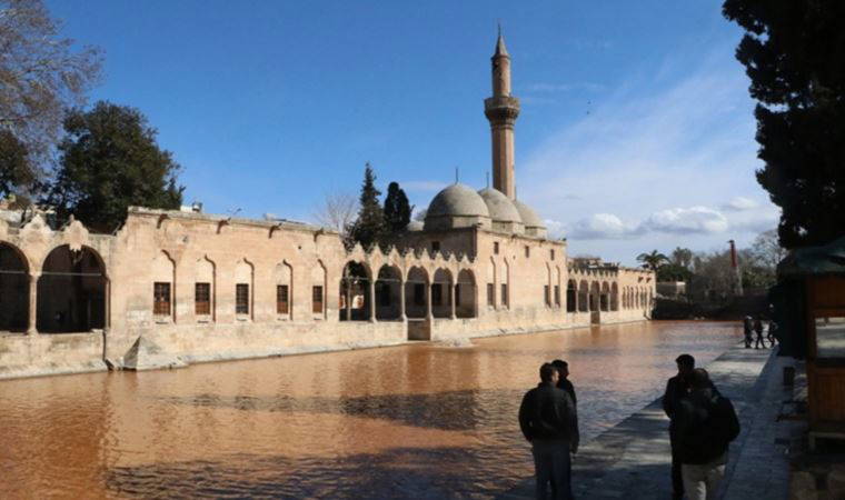 Kahramanmaraş merkezli büyük deprem... Balıklıgöl’ün suyu, felaket sonrası çamur rengine döndü