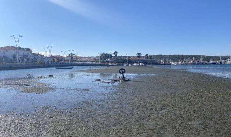 Seferihisar’da deniz 25 metre çekildi: Yurttaşlar tedirgin