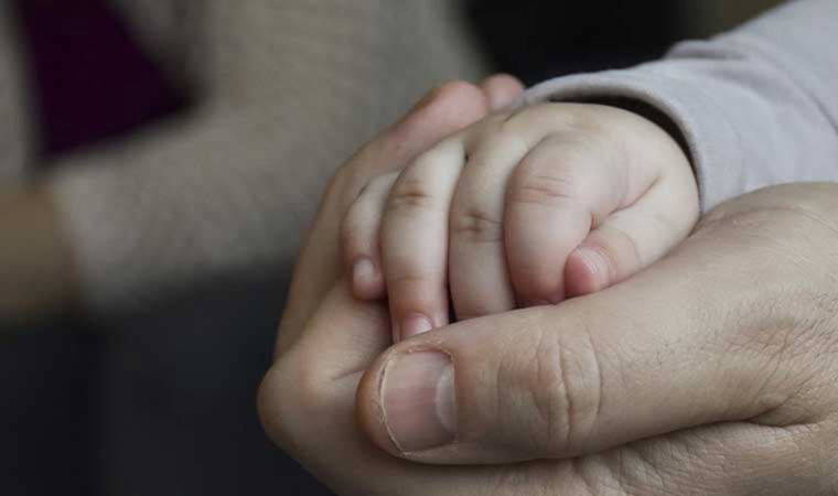 Koruyucu aile nedir? Koruyucu aile nasıl olunur? Koruyucu aile olma şartları nelerdir?