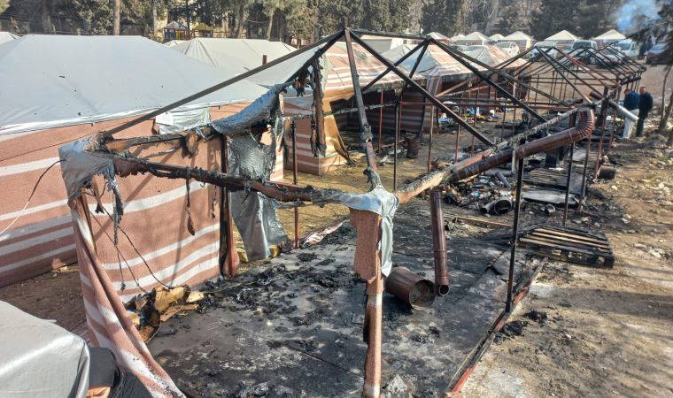 Kahramanmaraş'ta çadır kentte yangın! 7 çadır yandı, 2 depremzede yaralandı