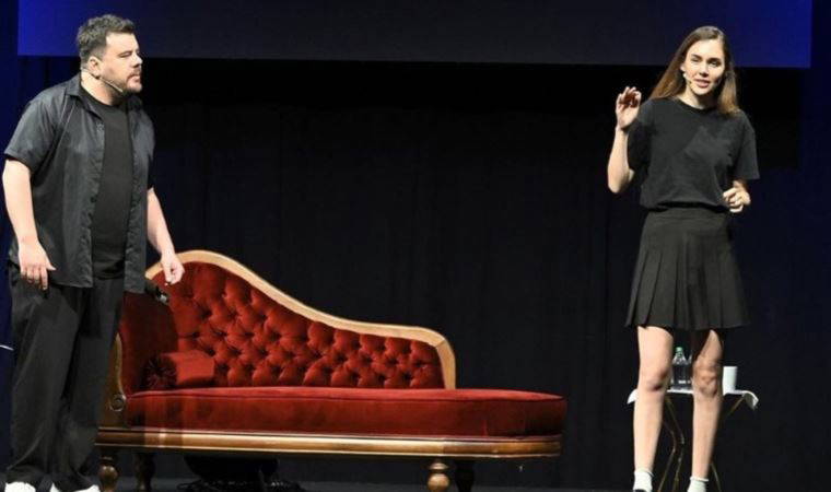 Eser ve Berfu Yenenler gösteriden kazandıkları geliri depremzedelere bağışladı