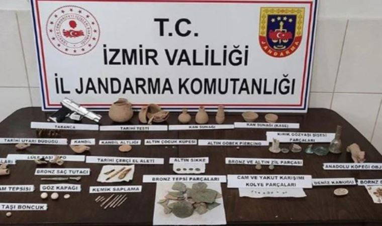 İzmir'de 92 parça tarihi eser ele geçirildi