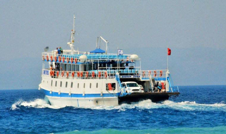 Bodrum'da feribot seferine 'fırtına' engeli