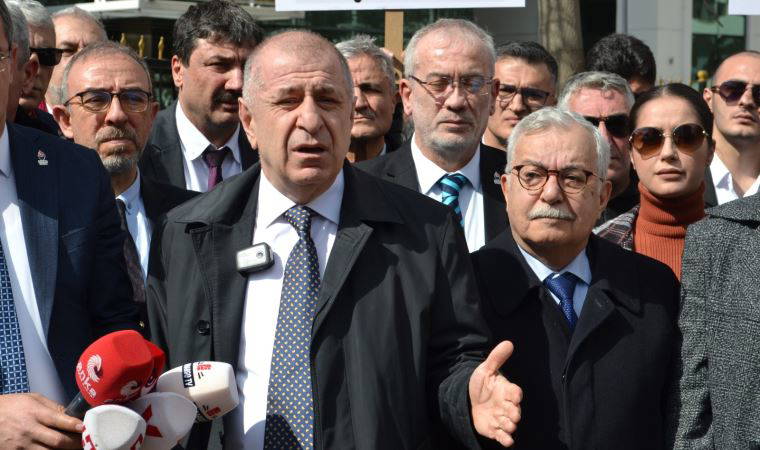 Ümit Özdağ'dan YSK önünde çağrı: Mavi boya kullanılana kadar her gün buradayız